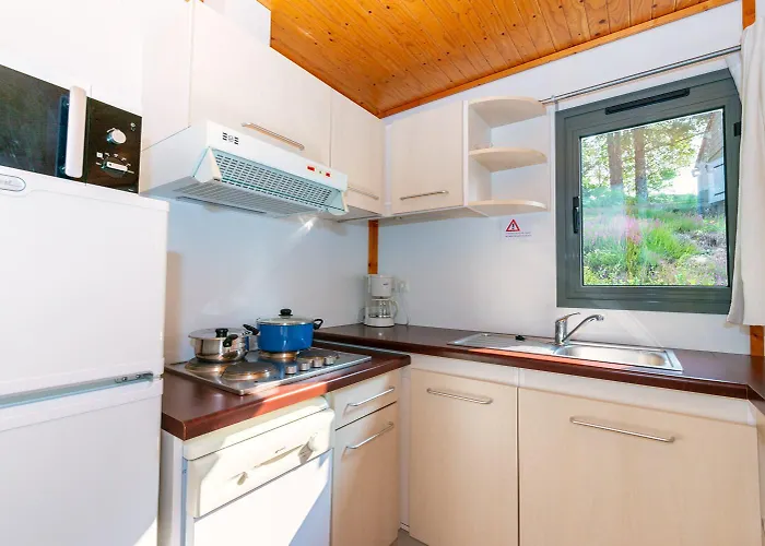 De La Vernhe Кемпинг *