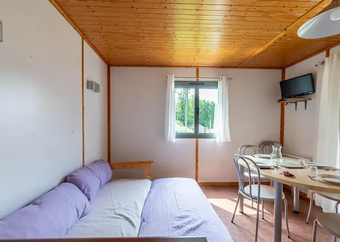 De La Vernhe Kamp alanı Saint-Amans-des-Cots